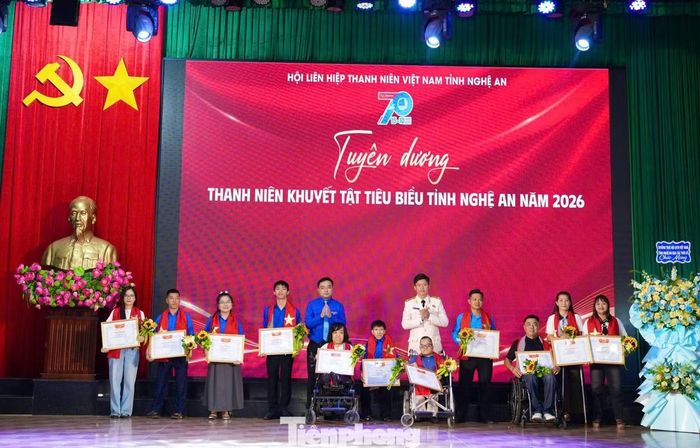 Tuyên dương 11 thanh niên khuyết tật tiêu biểu.