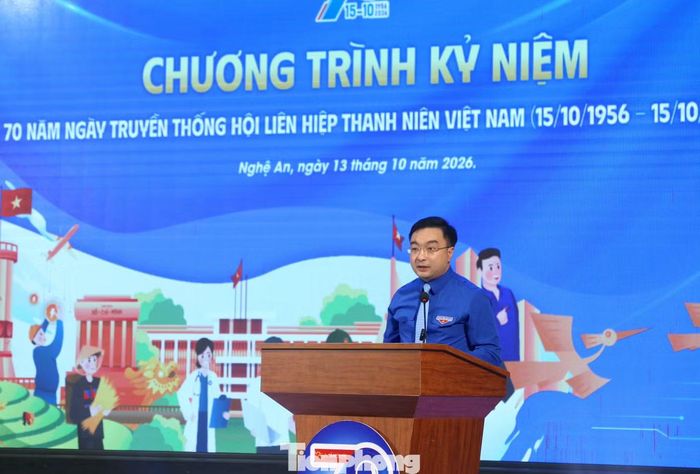 Anh Hồ Phúc Hải - Bí thư Tỉnh Đoàn, Phó Chủ tịch Hội LHTN Việt Nam tỉnh Nghệ An phát biểu tại buổi lễ.