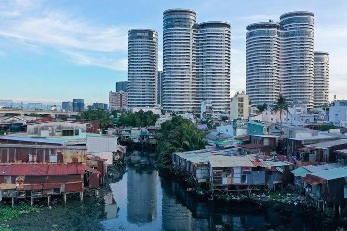 Ô nhiễm tại rạch Văn Thánh, TPHCM trước khi được thực hiện cải tạo. Ảnh: Duy Anh.