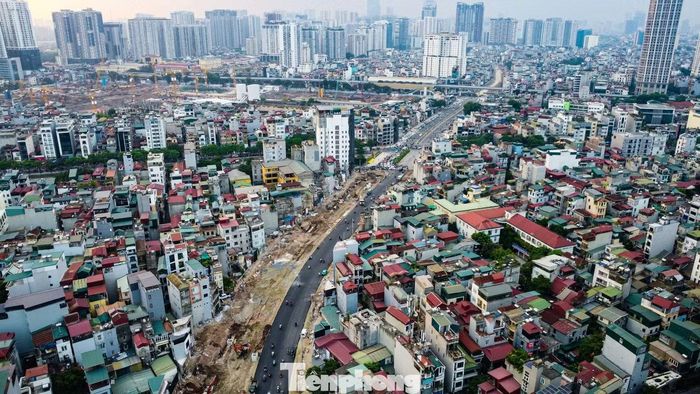 Đoạn Vành đai 2,5 từ Nguyễn Trãi đến Đầm Hồng dài 1,52 km, có tổng mức đầu tư hơn 2.430 tỷ đồng, đang được thi công.