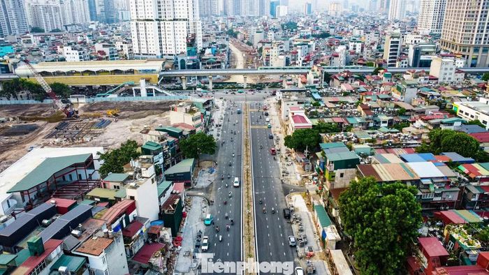 Đoạn tuyến từ Ngụy Như Kon Tum đến Nguyễn Trãi dài gần 1 km, đi qua khu dân cư. Vỉa hè hai bên đường và dải cây xanh ở giữa tuyến đang được hoàn thiện, trồng bổ sung﻿.