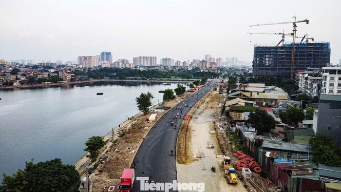 Đoạn Vành đai 2,5 từ Nguyễn Trãi đến Đầm Hồng dài khoảng 1,52 km, có mặt cắt ngang 40 m. Dự án từng chậm tiến độ nhiều năm do vướng mắc giải phóng mặt bằng.