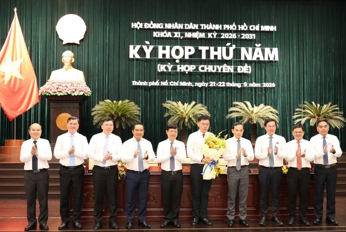 Lãnh đạo Thành ủy, HĐND TPHCM và thường trực UBND TPHCM hiện tại. Ảnh: Ngô Tùng