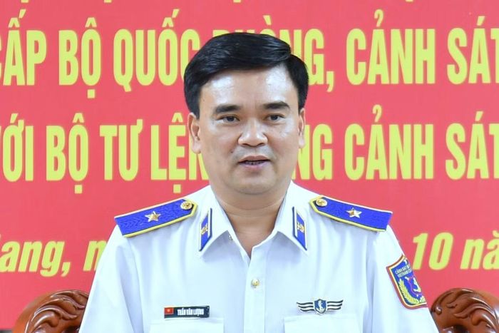Thiếu tướng Trần Văn Lượng yêu cầu Vùng Cảnh sát biển 4 tăng cường triển khai các biện pháp nghiệp vụ nắm chắc tình hình tội phạm vi phạm trên vùng biển Tây Nam.