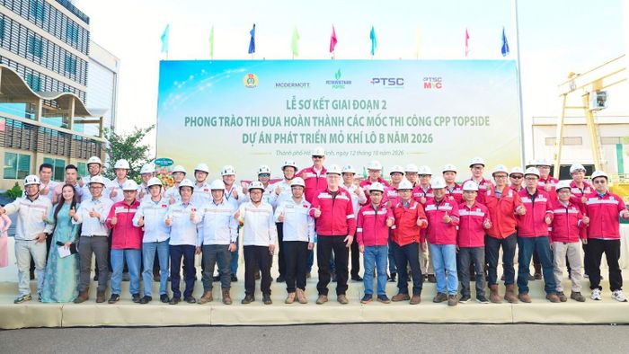 Người lao động Dự án Phát triển mỏ khí Lô B quyết tâm giữ vững thành tích an toàn, nâng cao năng suất và chất lượng công việc, cùng các đơn vị hoàn thành các mục tiêu, góp phần vào thành công chung của dự án.