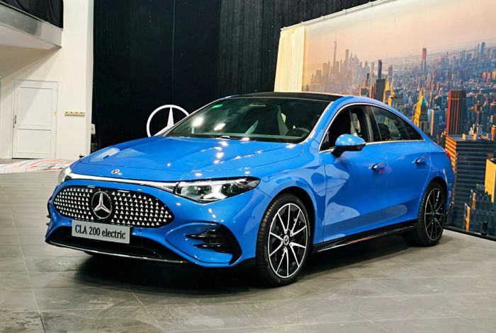 Mercedes-Benz CLA 200 electric là mẫu xe thuần điện lần đầu xuất hiện tại Việt Nam. Ảnh: MBV