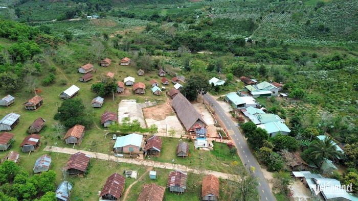 Làng Kon Go, xã Đăk Rve, tỉnh Quảng Ngãi nơi sinh sống của người Ba Na (nhóm Giơ Lâng). Ảnh: Ngọc Chí