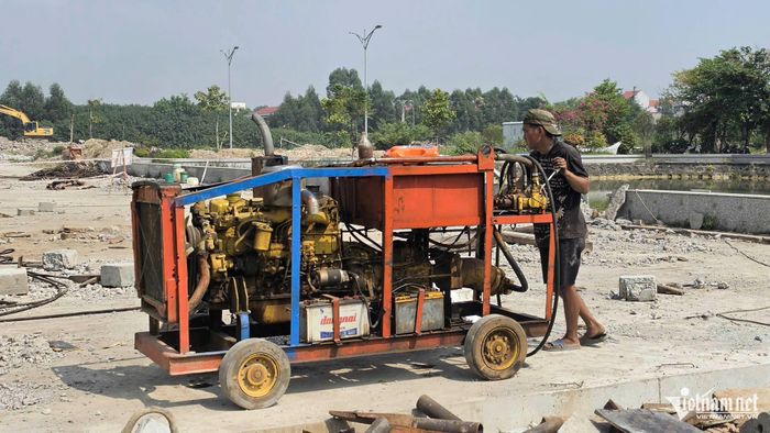 Hệ thống kích thủy lực được đội “thần đèn” sử dụng để nâng và di chuyển nguyên khối căn biệt thự.