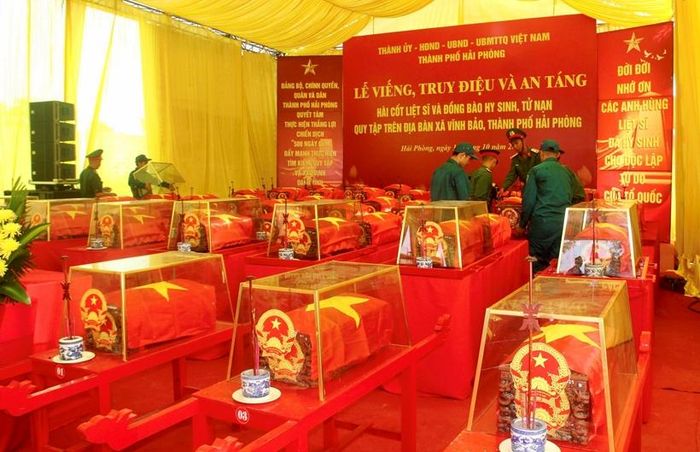 Nơi đặt hài cốt các liệt sĩ tại nghĩa trang Mả Chìa. Ảnh: Việt Cường