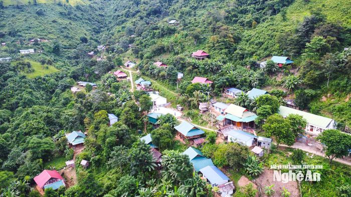 Bản Phia Òi là 1 trong 5 bản nằm ở khu vực lõm sóng thuộc xã Nhôn Mai. Ảnh: Thành Cường