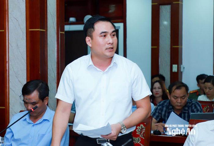 Đồng chí Thái Minh Sỹ - Bí thư Đảng ủy xã Vân Du phát biểu tại cuộc làm việc. Ảnh: Thành Duy