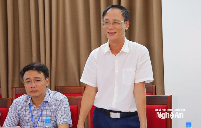 Đồng chí Nguyễn Trường Giang - Ủy viên Ban Chấp hành Đảng bộ tỉnh, Bí thư Đảng ủy, Chủ tịch HĐND xã phát biểu tại cuộc giám sát.