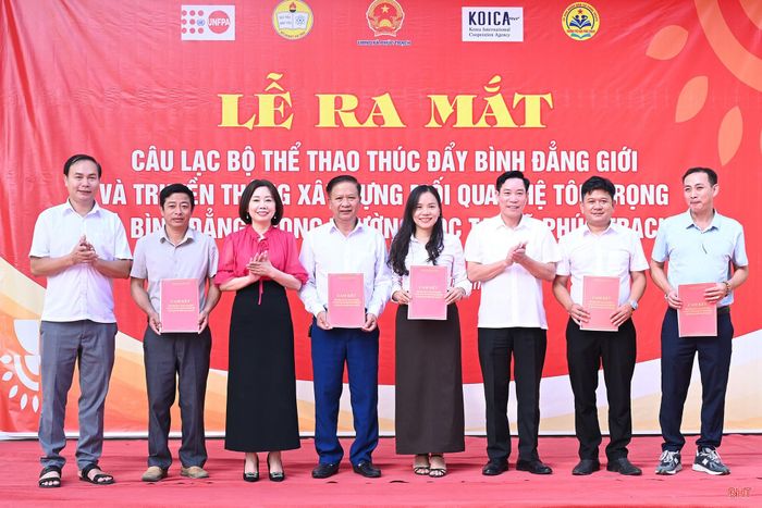 Tại chương trình, 5 câu lạc bộ thuộc Trường Tiểu học Phúc Trạch và Trường THCS Phúc Trạch được công bố thành lập và ra mắt ban chủ nhiệm.﻿ 