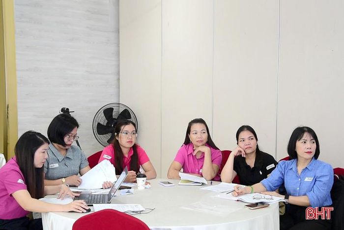  Lớp tập huấn có sự tham gia của 35 cán bộ, nhân viên và cộng tác viên công tác xã hội. 
