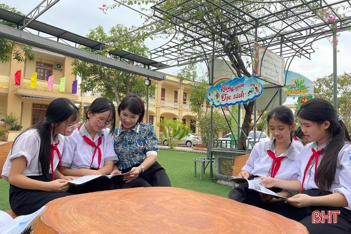 Mô hình “Không gian đọc sách, tương tác và sinh hoạt Đội” tại Trường THCS Mỹ Châu (xã Mai Phụ) góp phần tạo môi trường học tập thân thiện, khuyến khích học sinh đọc sách, giao lưu, chia sẻ kiến thức và phát huy tinh thần đoàn kết.