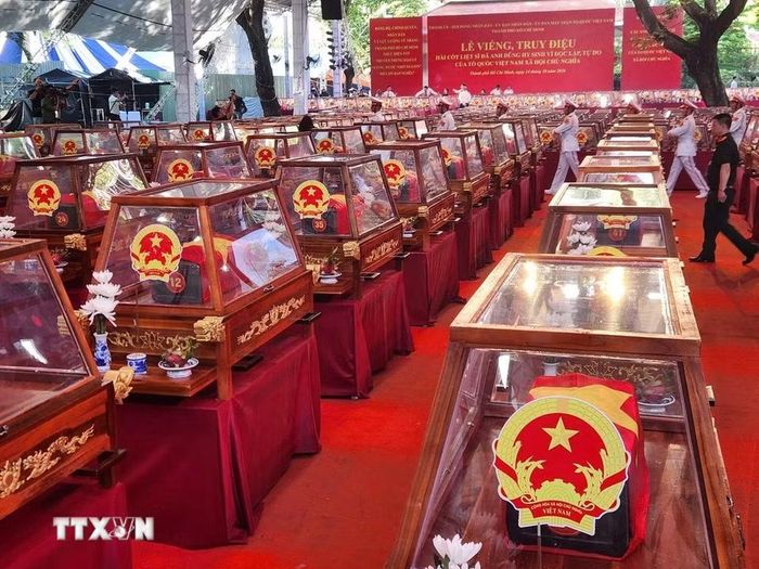 Hài cốt các Anh hùng liệt sỹ sẽ được di quách về an táng, hương khói tại Nghĩa trang liệt sỹ Thành phố Hồ Chí Minh ở phường Long Bình. (Ảnh: Mạnh Linh/TTXVN)