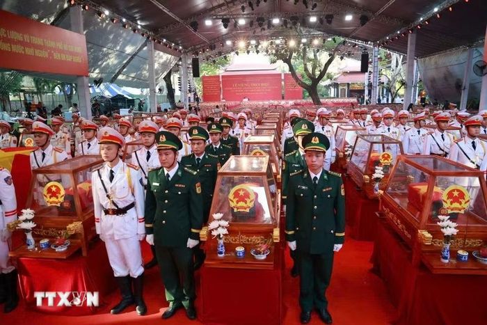 Hài cốt các Anh hùng liệt sỹ sẽ được di quách về an táng, hương khói tại Nghĩa trang liệt sỹ Thành phố Hồ Chí Minh ở phường Long Bình. (Ảnh: Mạnh Linh/TTXVN)