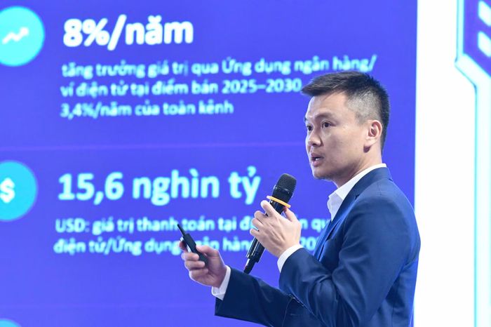 Ông Nguyễn Thanh Tùng, Phó Tổng Giám đốc NAPAS chia sẻ tại hội thảo. (Ảnh: Vietnam+)