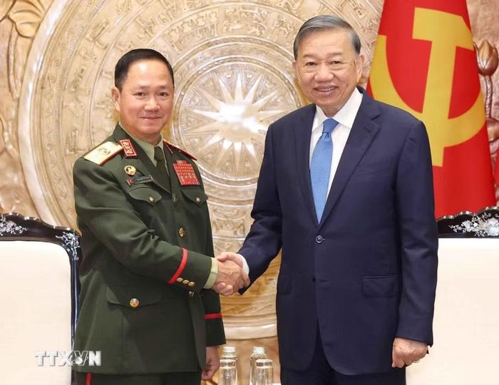 Tổng Bí thư, Chủ tịch nước Tô Lâm tiếp Đại tướng Khamliang Outhakaysone, Ủy viên Bộ Chính trị, Phó Thủ tướng, Bộ trưởng Quốc phòng Lào. (Ảnh: Thống Nhất/TTXVN)