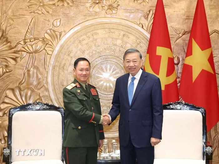 Tổng Bí thư, Chủ tịch nước Tô Lâm tiếp Đại tướng Khamliang Outhakaysone, Ủy viên Bộ Chính trị, Phó Thủ tướng, Bộ trưởng Quốc phòng Lào. (Ảnh: Thống Nhất/TTXVN)