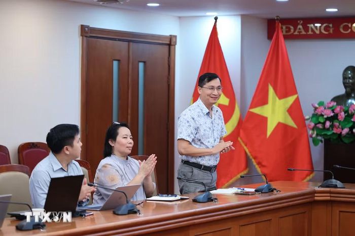 Ông Trần Tiến Duẩn, Ủy viên Ban Thường vụ Đảng ủy Thông tấn xã Việt Nam, Thành viên Ban Chỉ đạo 35, Trưởng nhóm chuyên gia 35 của Thông tấn xã Việt Nam phát biểu đề dẫn. (Ảnh: Tuấn Anh/TTXVN)