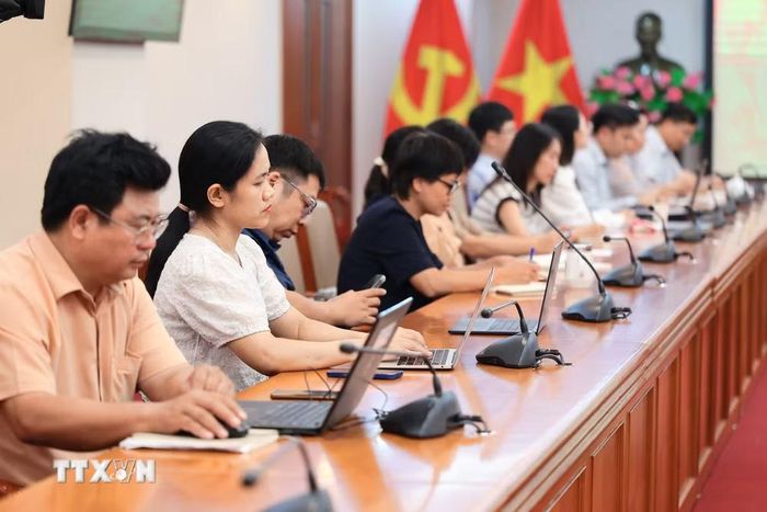 Các biên tập viên, phóng viên tham dự Tọa đàm. (Ảnh: Tuấn Anh/TTXVN)