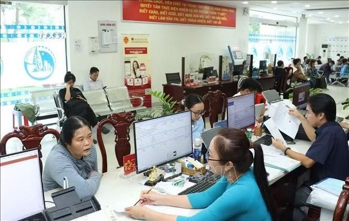 Đối với các xã chuẩn bị lên phường, thách thức không chỉ là vận hành bộ máy theo mô hình đô thị, mà còn phải biến những yêu cầu của người dân thành chất lượng phục vụ. Ảnh: Hữu Duyên/TTXVN