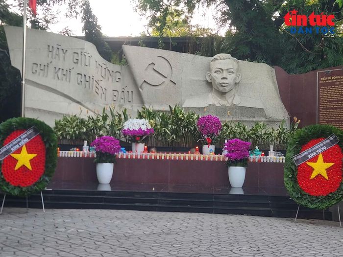 Bên trong khu vực Đài tưởng niêm Tổng Bí thư Trần Phú, mọi công tác chuẩn bị đã sẵn sàng cho Lễ viếng và truy điệu vào sáng 14/10.