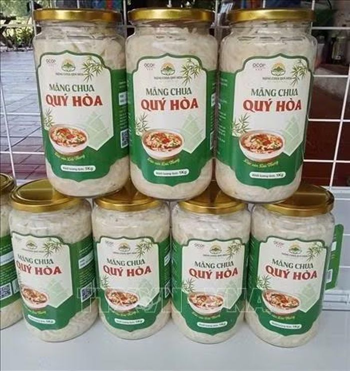 Sản phẩm Măng chua Quý Hòa, đặc sản vùng Đồi Thung (xã Mường Vang, tỉnh Phú Thọ) đạt tiêu chuẩn OCOP 3 sao, mở ra hướng đi nâng cao giá trị cho cây măng địa phương. Ảnh: TTXVN phát
