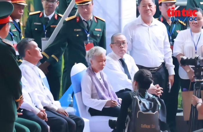 Thân nhân của liệt sĩ Huỳnh Văn Quên cũng tham dự sự kiện tại Công viên Lê Thị Riêng.