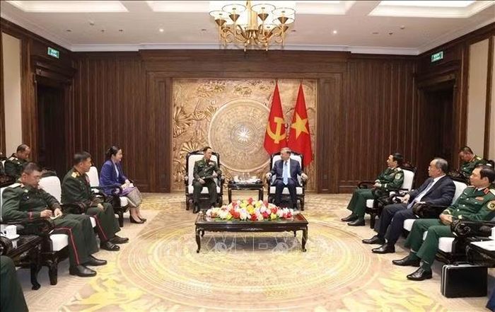 Tổng Bí thư, Chủ tịch nước Tô Lâm tiếp Đại tướng Khamliang Outhakaysone, Ủy viên Bộ Chính trị, Phó Thủ tướng, Bộ trưởng Quốc phòng Lào. Ảnh: Thống Nhất/TTXVN