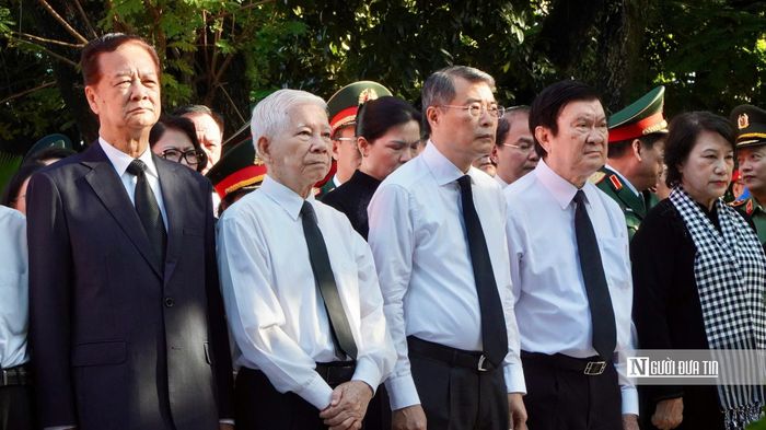 Lãnh đạo, Nguyên lãnh đạo Đảng, Nhà nước có mặt tại buổi lễ.