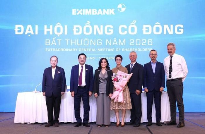Bà Phạm Thị Huyền Trang - Tổng Giám đốc Eximbank được bầu bổ sung vào HĐQT.