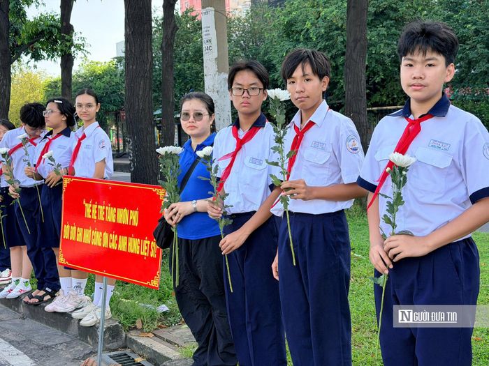 Các em học sinh tại phường Tăng Nhơn Phú. (Ảnh: Hoàng Hùng)