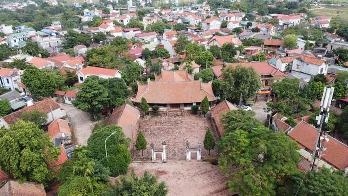 Quan tâm đúng mức đến mô hình "làng trong phố, phố trong làng" (Ảnh làng cổ Đường Lâm nhìn từ trên cao: Hữu Thắng).