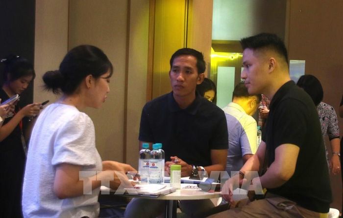 Nhà đầu tư, doanh nghiệp tham gia các phiên kết nối giao thương trực tiếp tại hội nghị. Ảnh: Hứa Chung – TTXVN