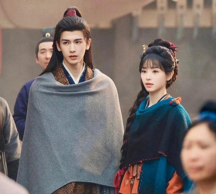 Trương Lăng Hách và Điền Hi Vi kết hợp trong câu chuyện tình bắt đầu từ một cuộc hôn nhân có mục đích riêng. Phàn Trường Ngọc, cô gái làm nghề mổ lợn, gặp Tạ Chinh, vị hầu gia đang che giấu thân phận và âm thầm tìm cách báo thù. Hai người giả vờ kết hôn nhưng dần nảy sinh tình cảm thật. Biến cố chiến tranh khiến họ bị chia cắt. Không chấp nhận số phận, Phàn Trường Ngọc cầm dao mổ lợn ra chiến trường tìm chồng và đòi lại công lý. Tác phẩm gây chú ý khi xây dựng nữ chính mạnh mẽ, chủ động hành động thay vì chỉ chờ đợi tình yêu. 