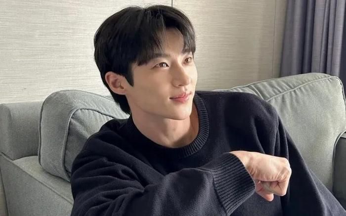 Nhiều cư dân mạng bày tỏ sự bất ngờ khi nhận ra nam diễn viên từng đóng vai người yêu phản bội IU chính là Byeon Woo Seok.