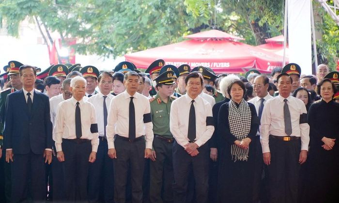 Lãnh đạo Đảng, Nhà nước tại Lễ viếng, truy điệu và an táng 731 hài cốt liệt sĩ được tìm kiếm, quy tập tại Công viên Lê Thị Riêng (phường Hòa Hưng, TPHCM).