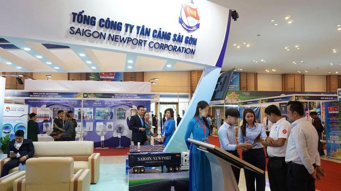 Hội chợ thu hút 150 đơn vị, doanh nghiệp trong và ngoài quân đội tham gia.