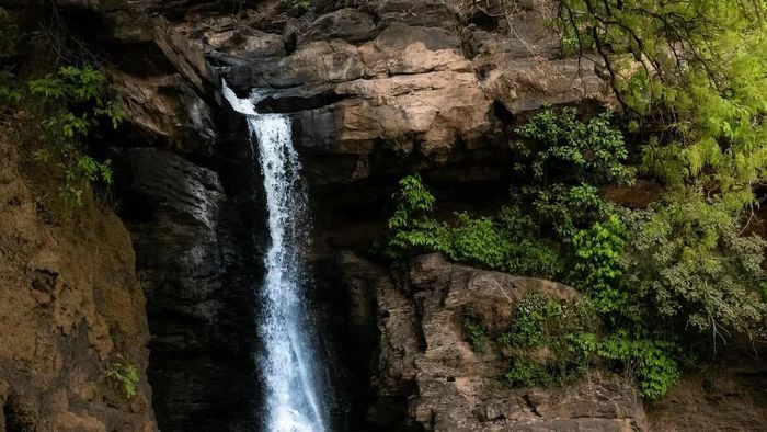 Mùa mưa là mùa tốt nhất để đến thăm thác Harvalem. Nguồn ảnh: Chirayu Sharma/Unsplash