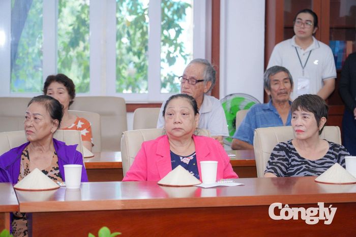 Người cao tuổi có nhu cầu chăm sóc khác nhau tùy theo tình trạng sức khỏe và khả năng tự sinh hoạt.
