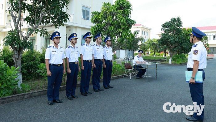Theo dõi, thông qua giáo án huấn luyện điều lệnh