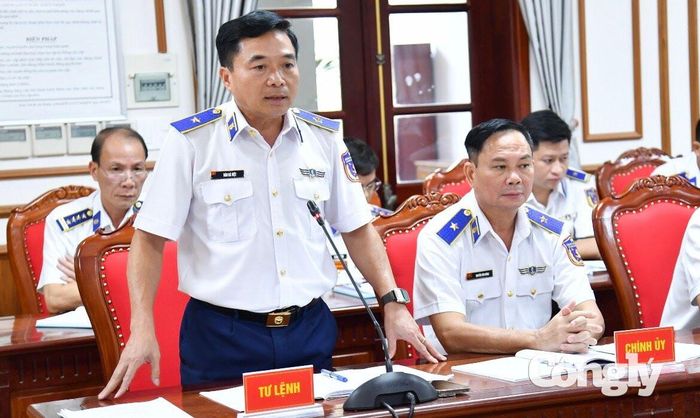 Thiếu tướng Đào Bá Việt - Tư lệnh Vùng Cảnh sát biển 4 phát biểu tại Hội nghị
