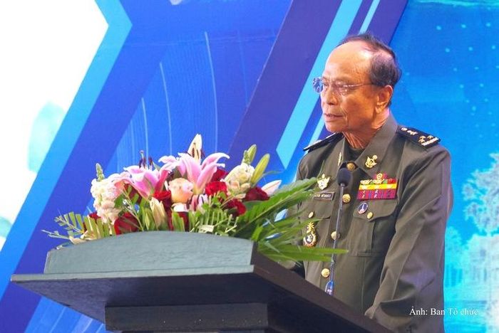 Đại tướng Tan Thanna, Quốc vụ khanh Bộ Quốc phòng Campuchia phát biểu tại lễ khai mạc.