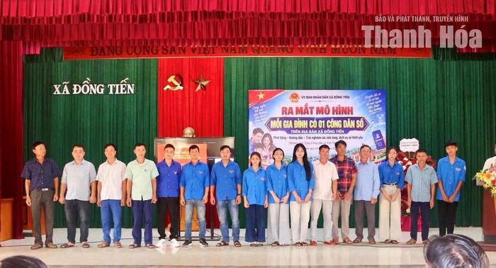 Ra mắt lực lượng triển khai mô hình “Mỗi gia đình có 1 công dân số”.