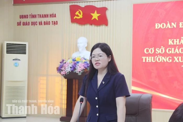 Phó Trưởng Đoàn ĐBQH tỉnh Lương Thị Hoa phát biểu tại buổi làm việc.