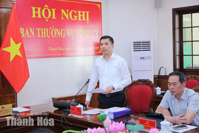 Phó Bí thư Thường trực Tỉnh ủy Nguyễn Hồng Phong phát biểu tại hội nghị.