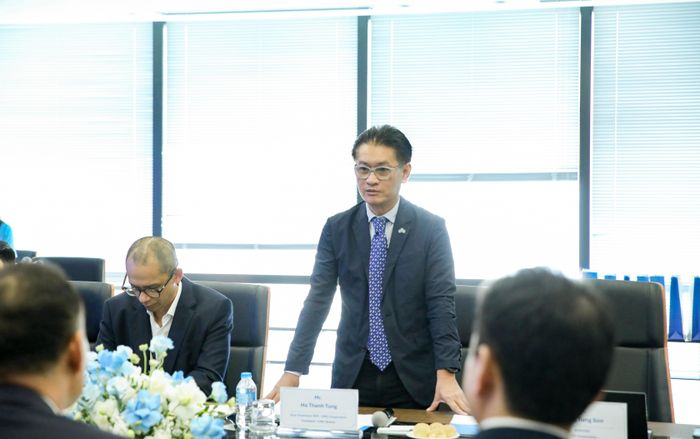 Ông Hồ Thanh Tùng, Phó Chủ tịch HĐQT, Phó Chủ tịch EVP Tập đoàn Công nghệ CMC, Chủ tịch CMC Global phát biểu tại lễ ký kết.