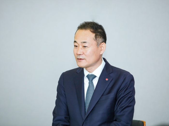 Ông Park Jong Pyo, Phó Tổng Giám đốc phụ trách khối kinh doanh BX của LOTTE Innovate, phát biểu tại lễ ký kết thỏa thuận hợp tác chiến lược giữa CMC và LOTTE Innovate